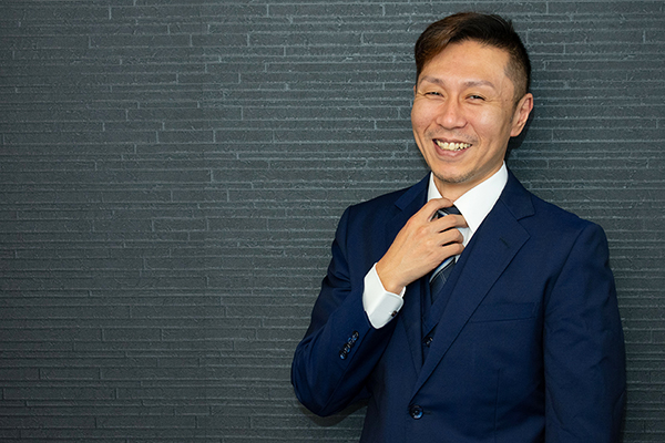 代表取締役社長　鈴木　智成